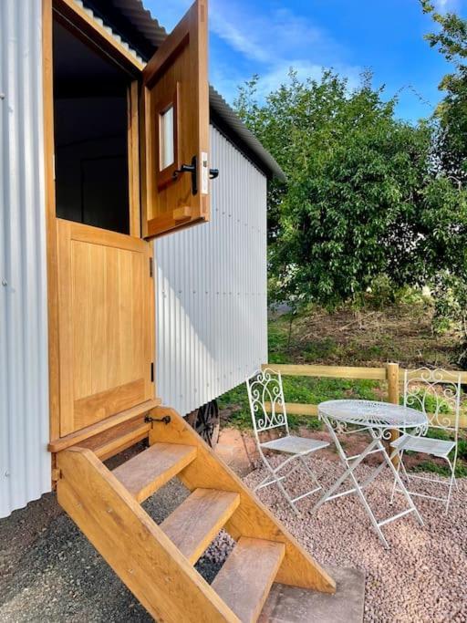 The Hereford Hut, Charming 1 Bedroom Shepherds Hut Callow Exterior photo