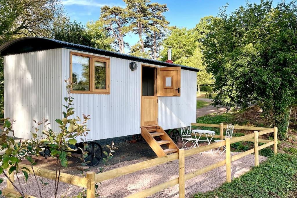 The Hereford Hut, Charming 1 Bedroom Shepherds Hut Callow Exterior photo