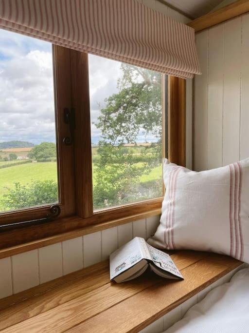 The Hereford Hut, Charming 1 Bedroom Shepherds Hut Callow Exterior photo